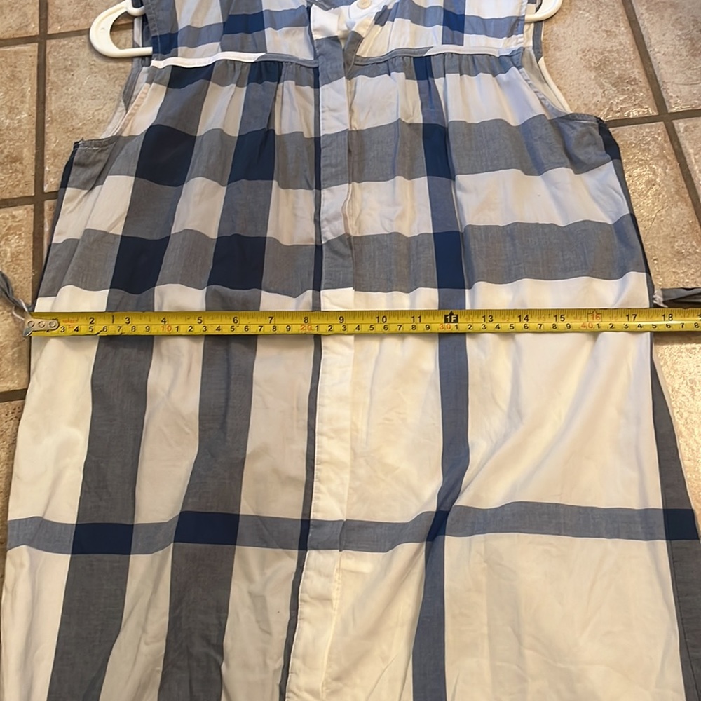 Sleeveless Burberry dress - Picture 8 of 10